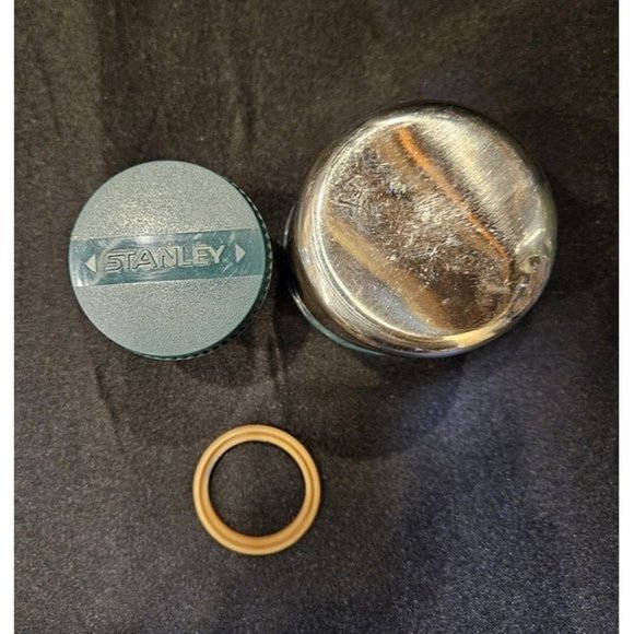 Stanley Aladdin Green 1.1 Quart/1 Liter Vacuum Bottle (2d1) - Picture 5 of 12